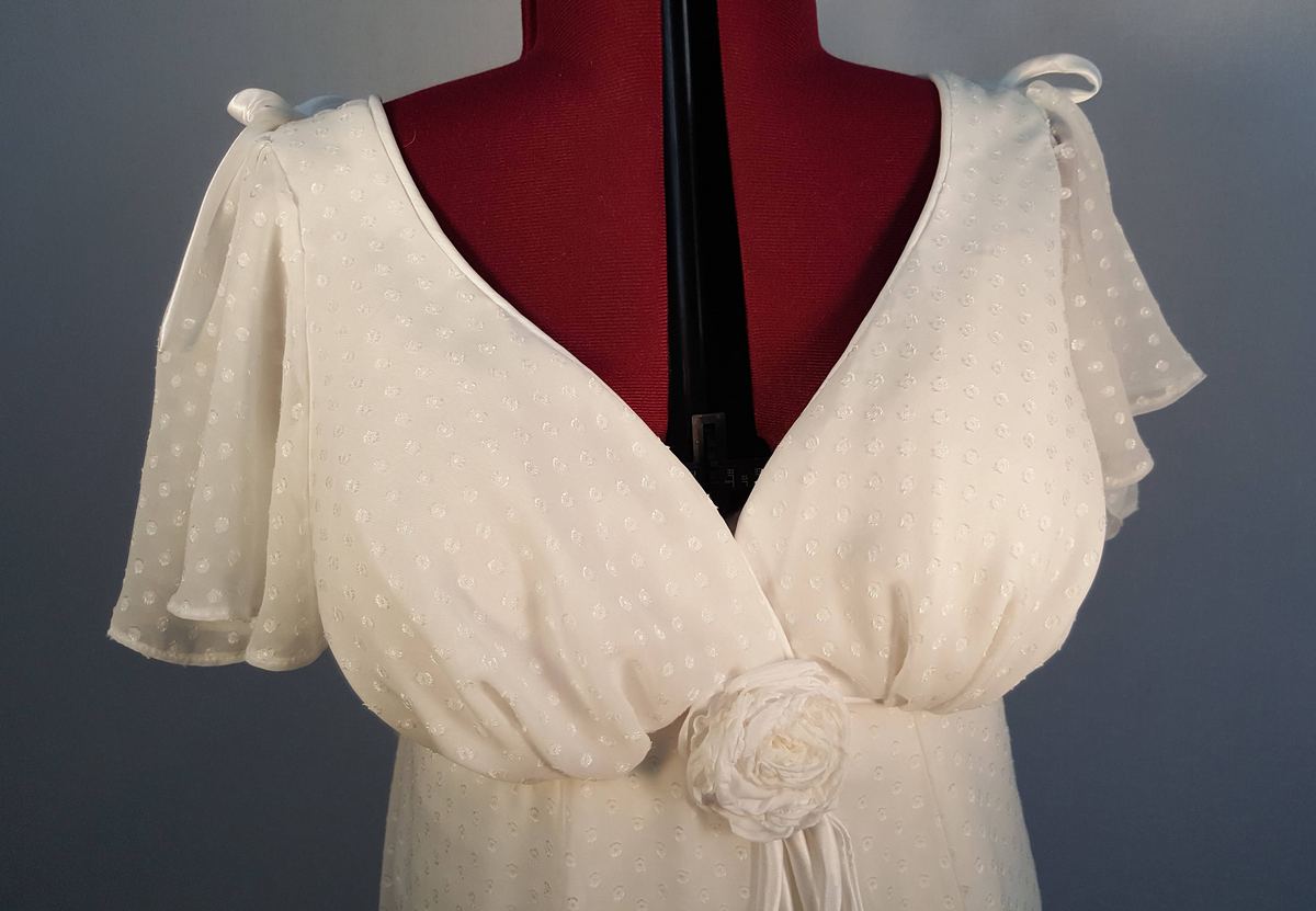 Raiders of The Lost Ark Marion Ravenwood White Cosplay Dress